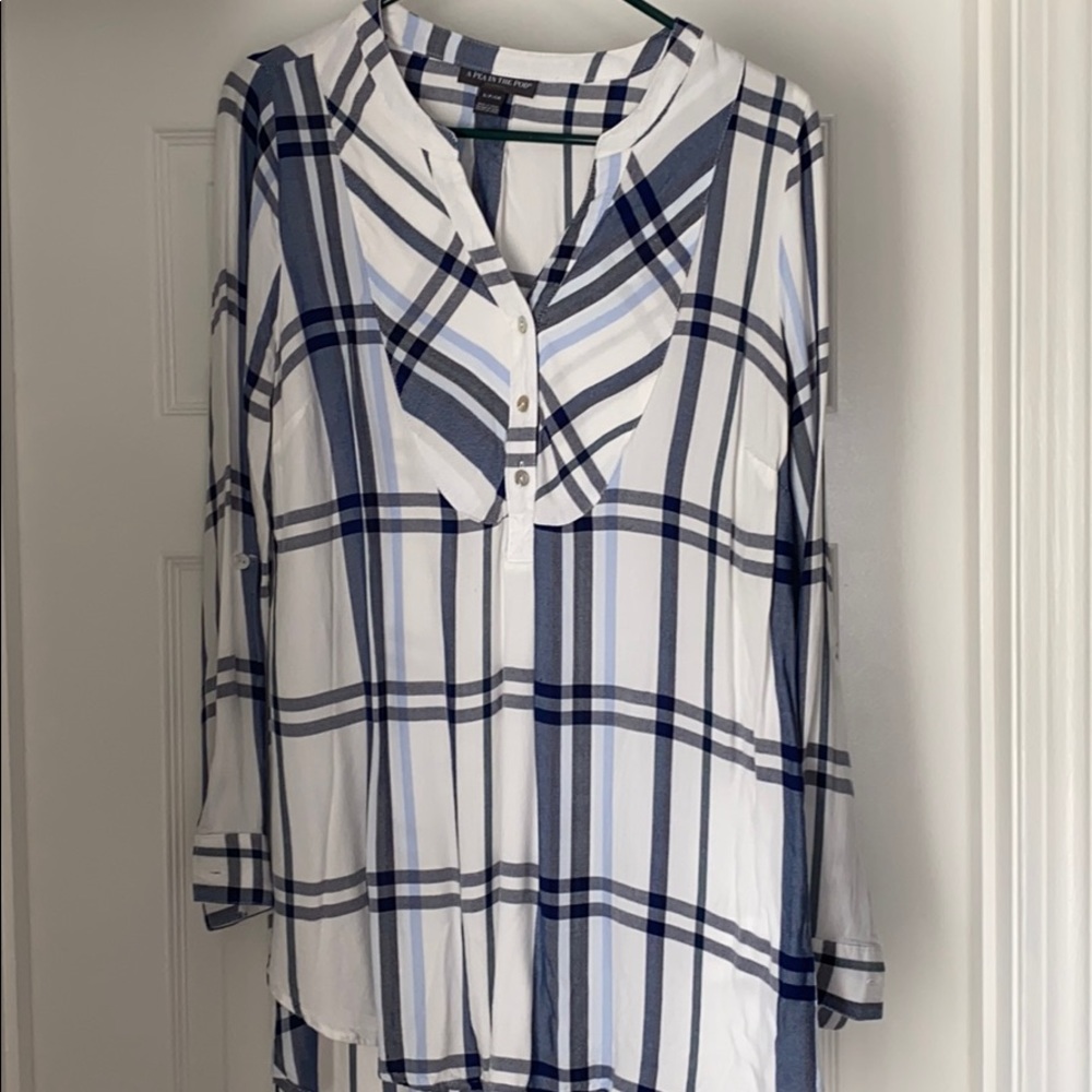 A Pea in the Pod maternity tunic